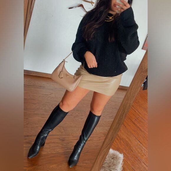 Black twist sweater - Picture 2 of 2